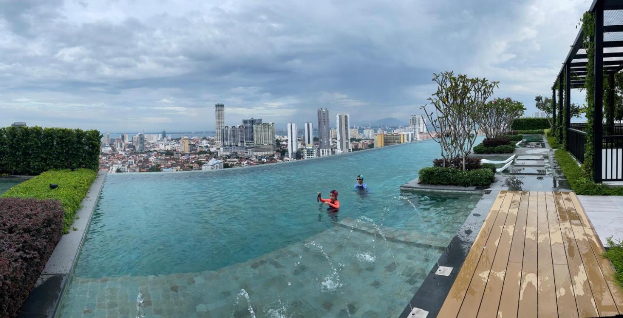 13 Beacon Executive Suites #Rooftoppool #Luxurysuites George Town Exterior foto